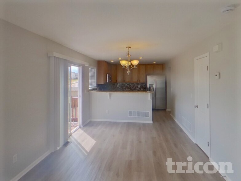 Building Photo - 7335 Dobbs Dr