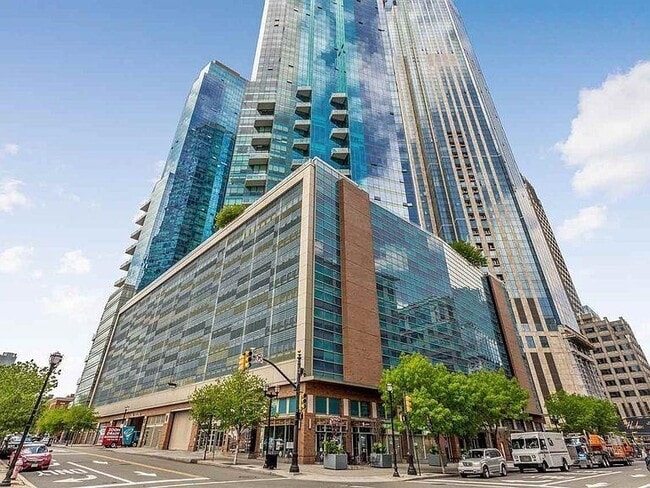 Building Photo - 77 Hudson St