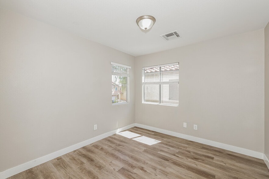 Building Photo - 6471 Brook Cottage Ln