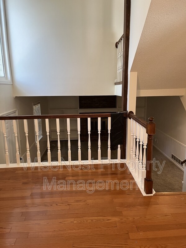Building Photo - 514 SE Adobe Dr
