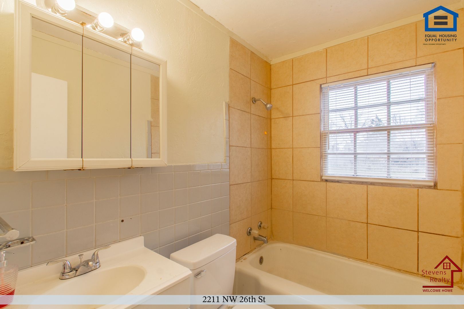 Building Photo - 2211 NW 26th St