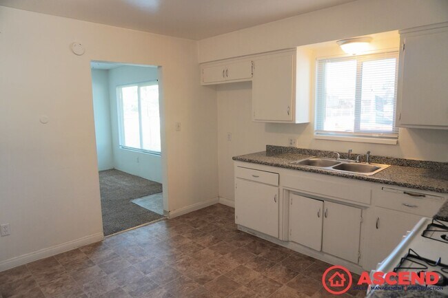Building Photo - 415 Minner Ave