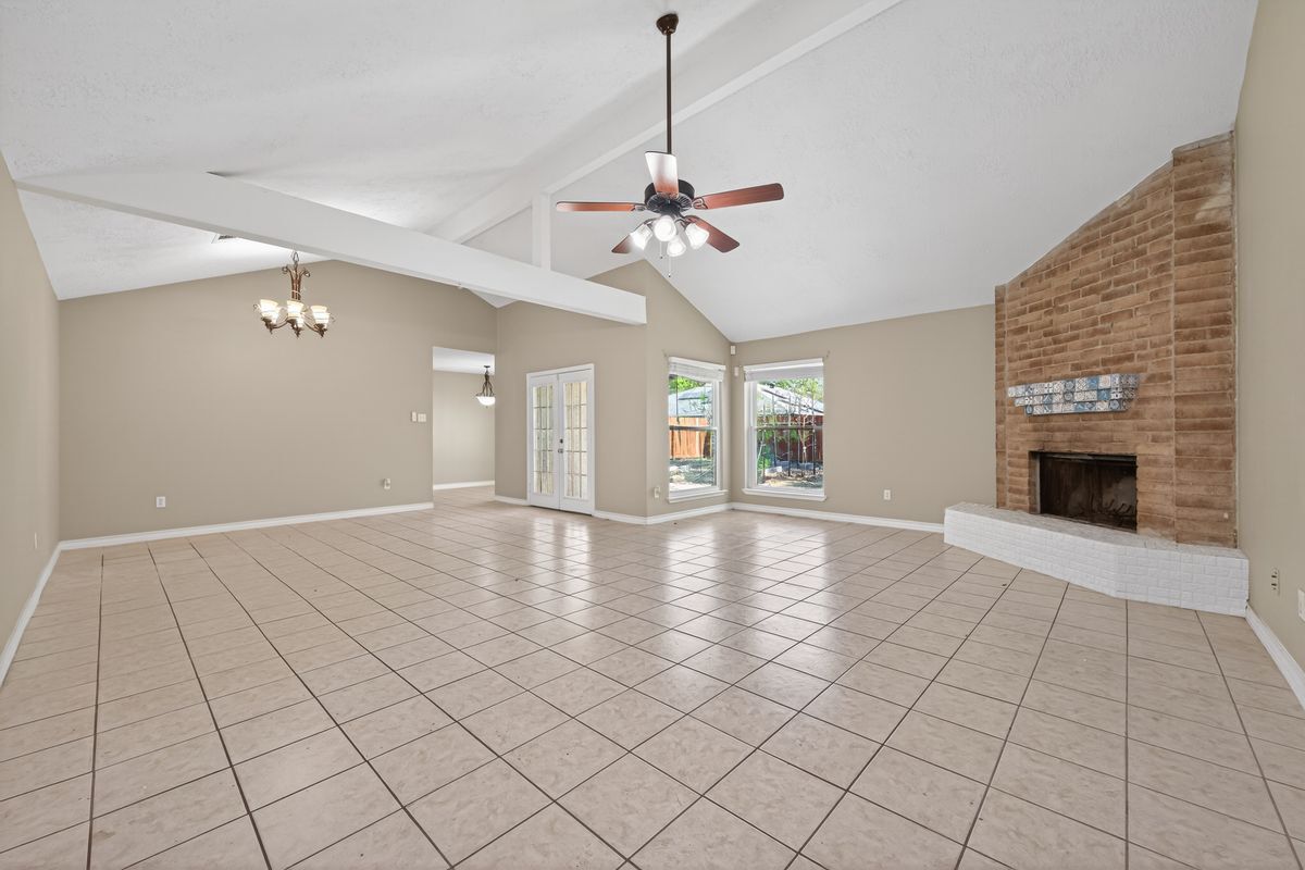 Building Photo - 18918 Droitwich Dr