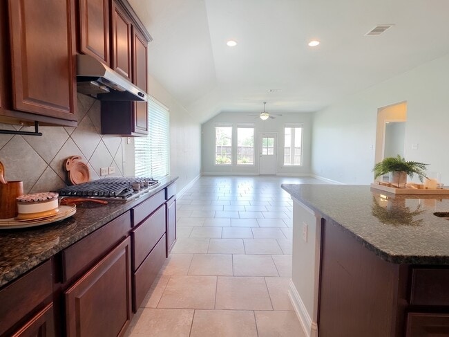 Building Photo - 8206 Oxbow Manor