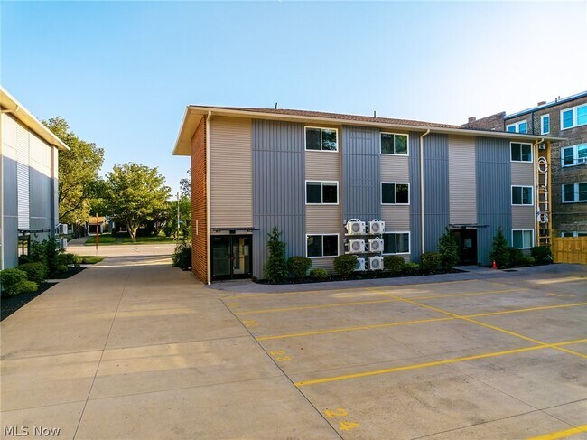 Building Photo - 10524 Clifton Blvd