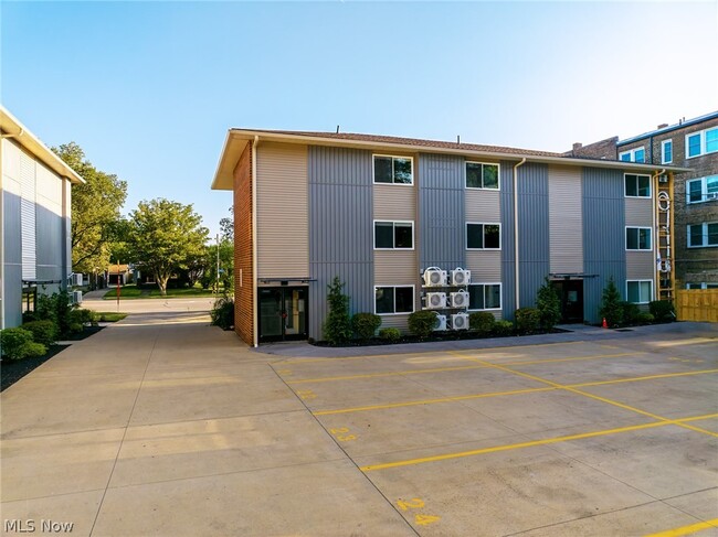 Building Photo - 10528 Clifton Blvd