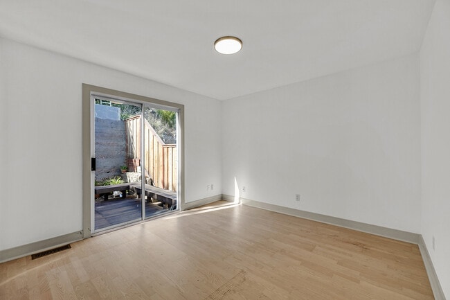 Building Photo - 50 Laidley St