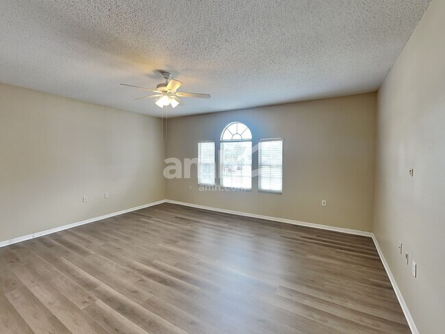 Building Photo - 27602 Sky Lake Cir