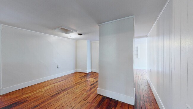 Building Photo - Spacious Apartments in Prime East Rock by East Rock Park!