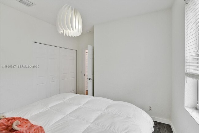 Building Photo - 1725 Winterberry Ln