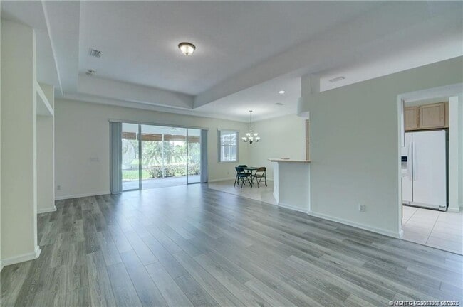 Building Photo - 4574 NW Red Maple Dr