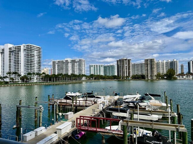 Building Photo - 18041 Biscayne Blvd