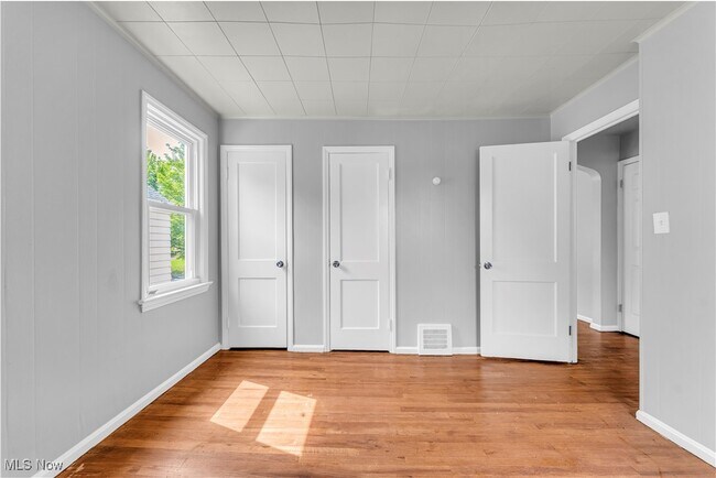 Building Photo - 15605 Benhoff Dr