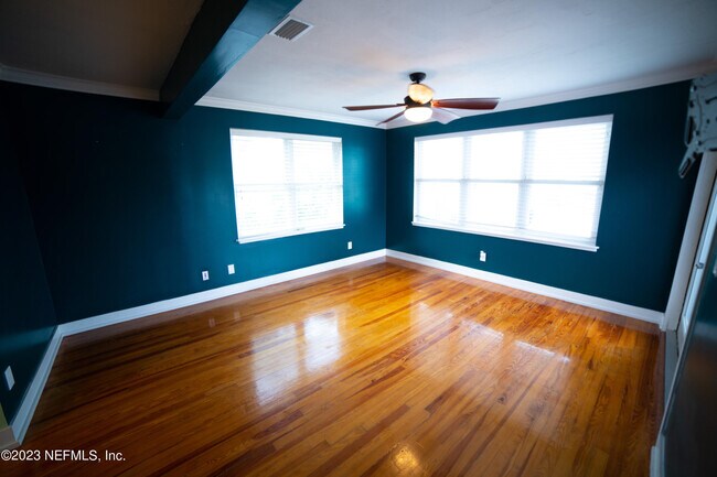 Building Photo - 2010 3rd St