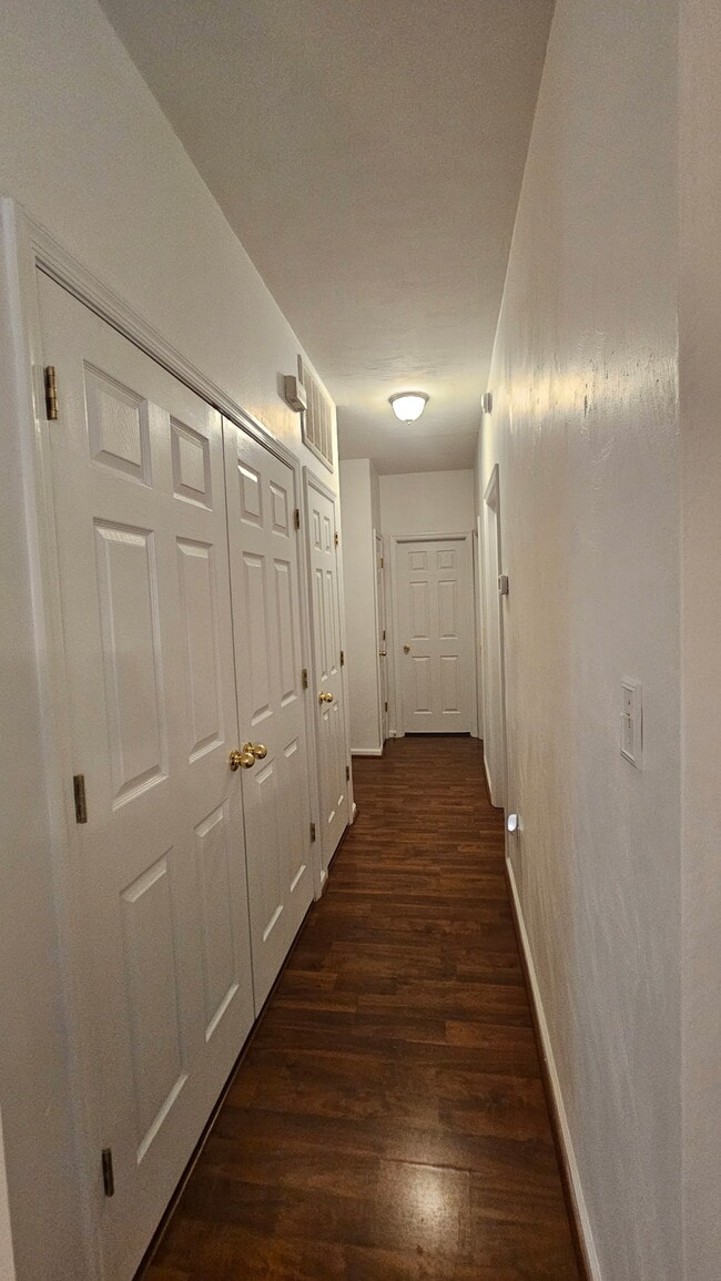Building Photo - 332 Summerville Ct