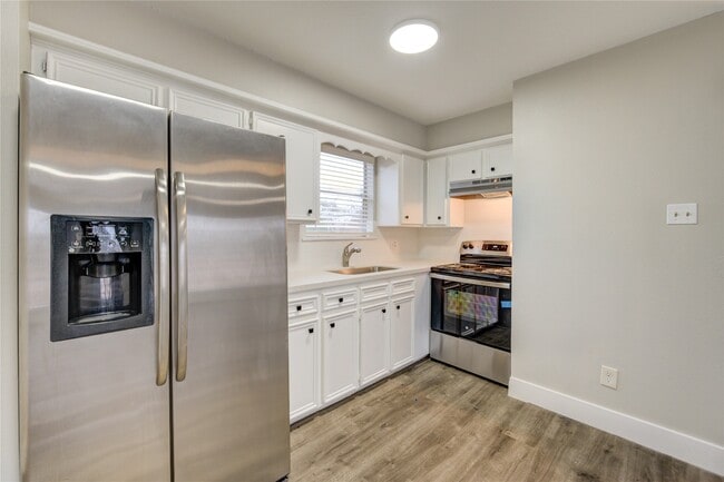 Building Photo - 6603 Narcissus St