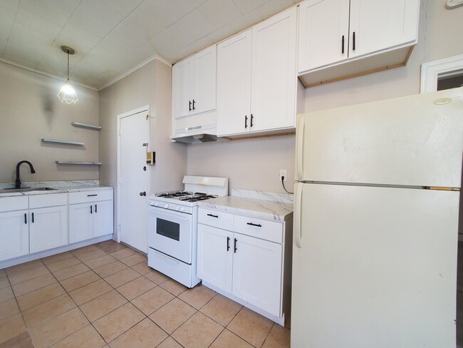 Building Photo - 67 W 53rd St