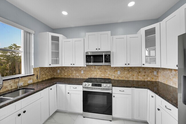 Building Photo - 7306 Michigan Isle Rd