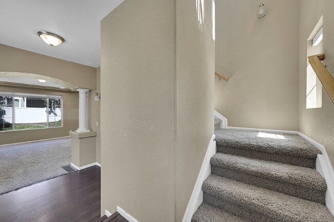 Building Photo - $2,595.00 - 3 Bed, 2.5 Bath Single Family ...