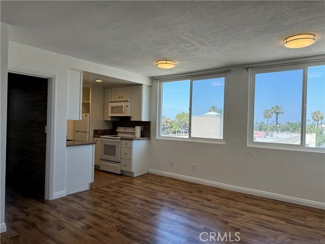 Building Photo - 230 Linden Ave