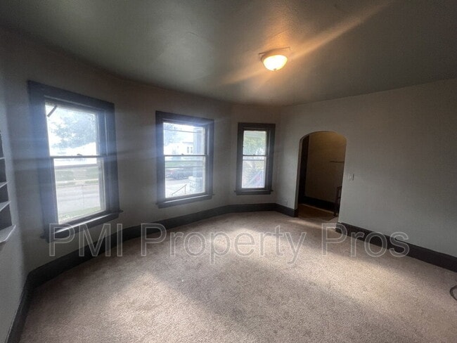 Building Photo - 2530 N 37th St