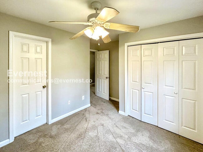 Building Photo - 8002 St Charles Square