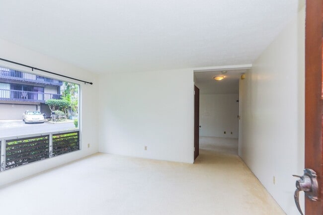 Building Photo - Kaneohe Woods – 3BR/2.5BA home with Mounta...