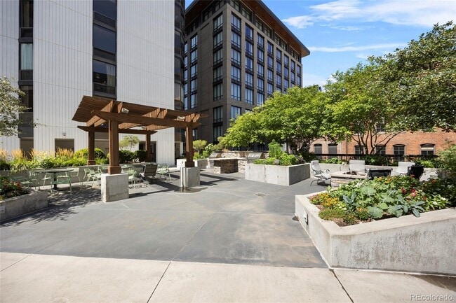 Building Photo - 1625 Larimer St