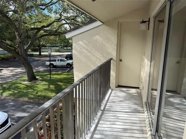 Building Photo - 117 Gardens Dr