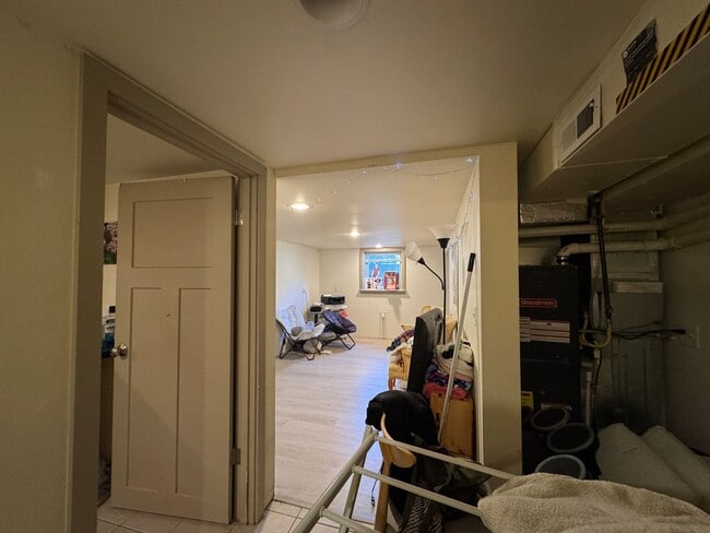 Building Photo - 7 Bed 2.5 Bath House - Near WWU