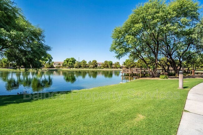 Building Photo - 4203 E Los Altos Rd