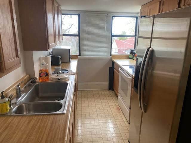 Building Photo - 316 S Douglas St