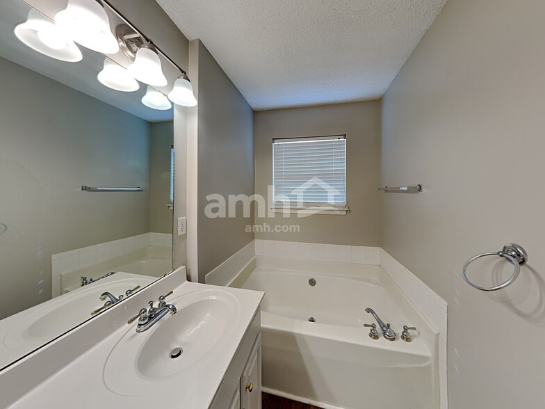 Building Photo - 6902 Brachnell View Dr