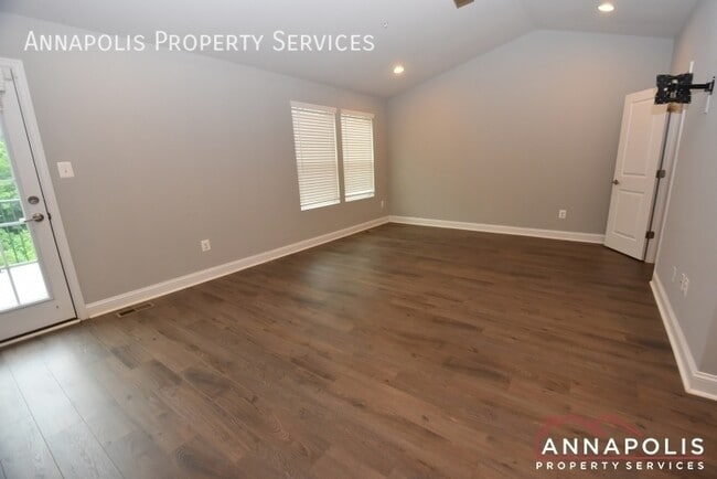 Building Photo - 2625 Smooth Alder St