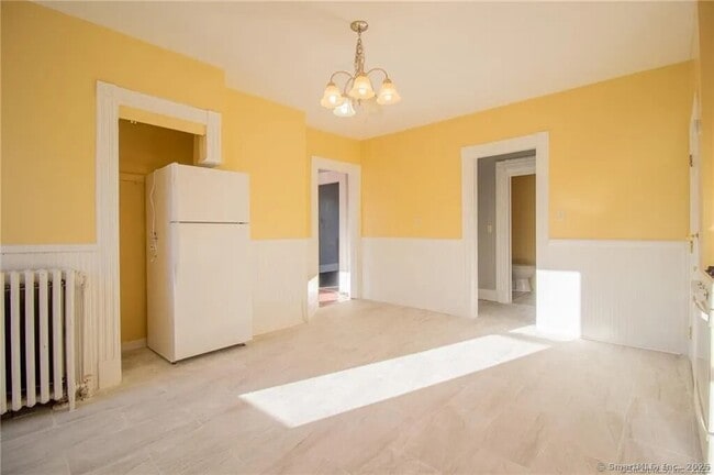 Building Photo - 565 Orchard St