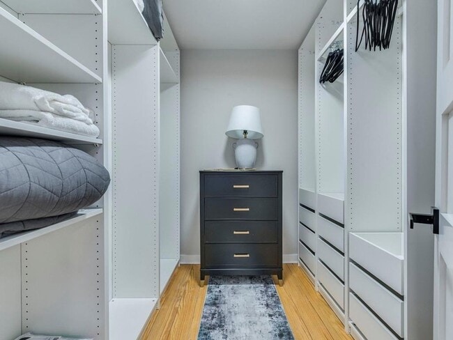 Building Photo - 500 E Riverside Dr