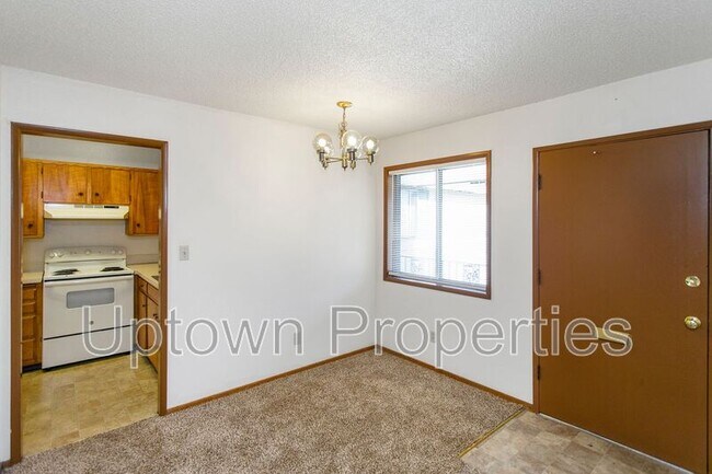 Building Photo - 8027 NE Flanders St
