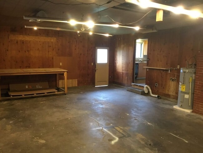 Building Photo - 2755 Kalmia St