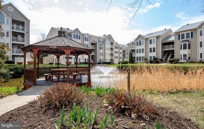 Building Photo - 12205 Fairfield House Dr