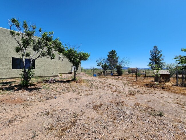 Building Photo - large home in douglas with guest house 1050 Rochine Rd