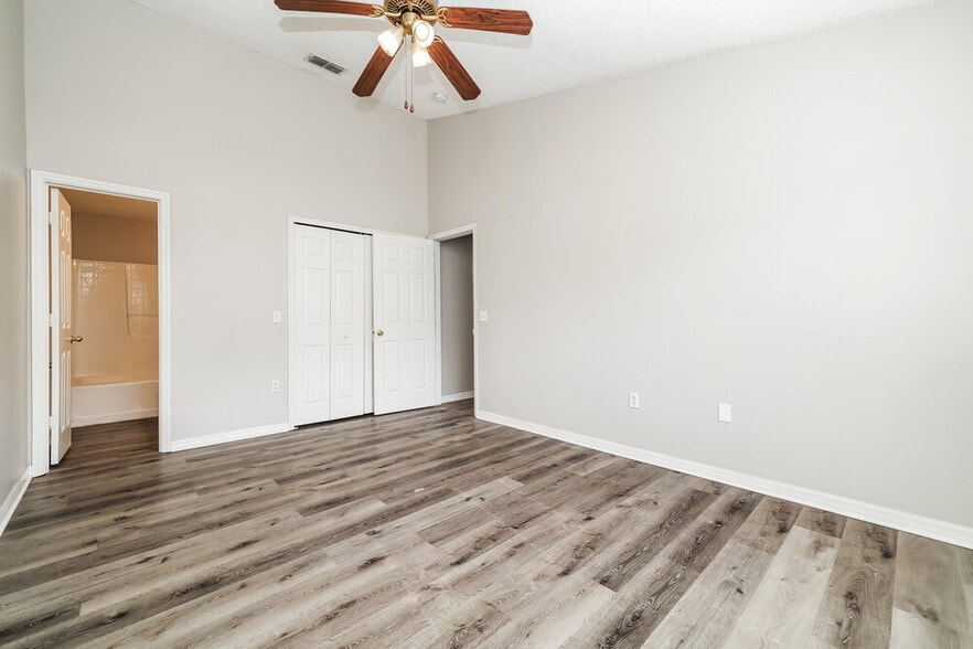 Building Photo - 6215 Cannoli Pl