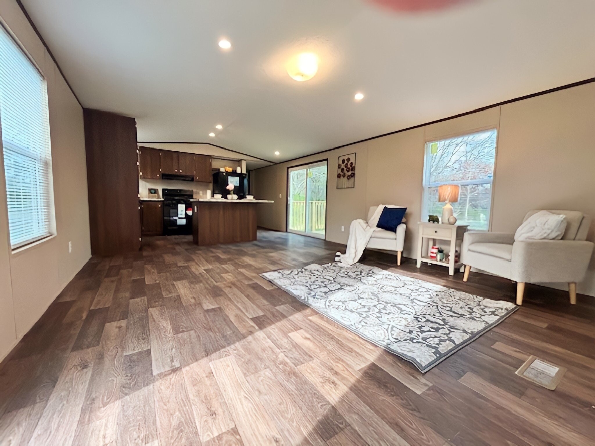 Building Photo - 15 Deerwood Park