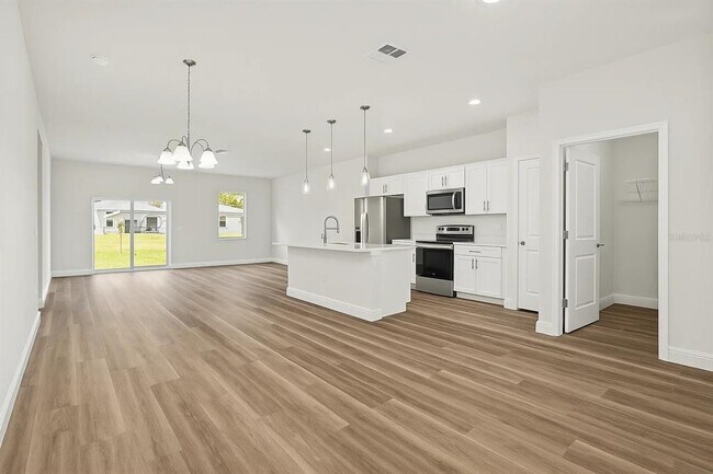 Building Photo - 17739 SW 35th Ave Rd