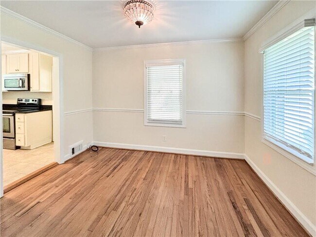 Building Photo - 6058 Harleston Rd NE