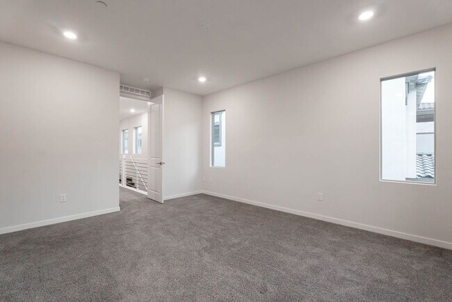 Building Photo - 11620 Desert Hollow Avenue