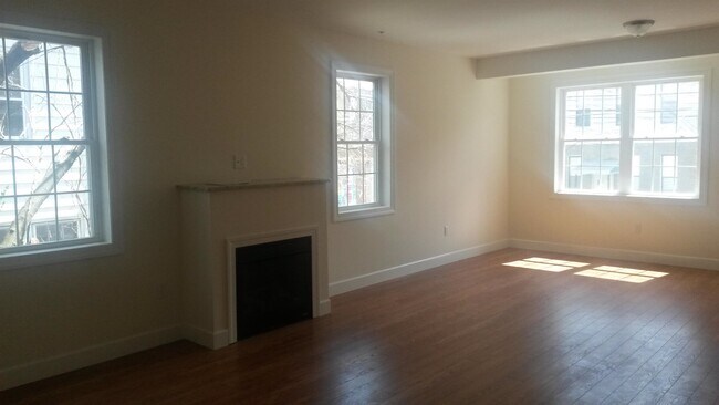 Building Photo - 110 39th St