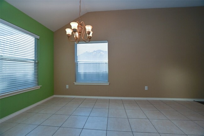 Building Photo - 2123 Castle Gardens Ln