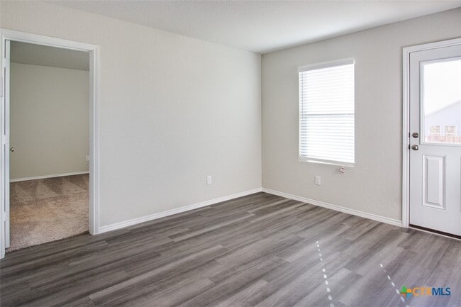 Building Photo - 1915 Chiffchaff