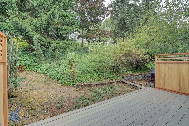 Building Photo - 2bd/2.5ba Woodinville Townhome