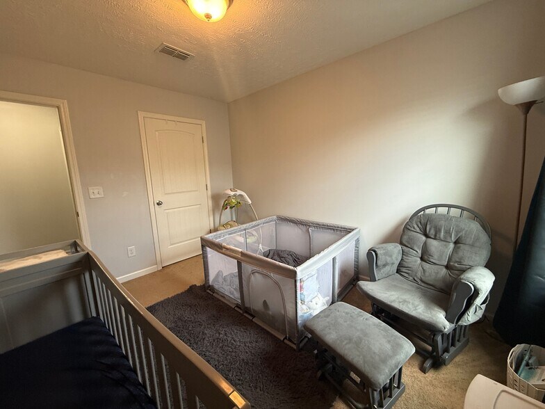 Building Photo - 1567 Sprucedale Dr